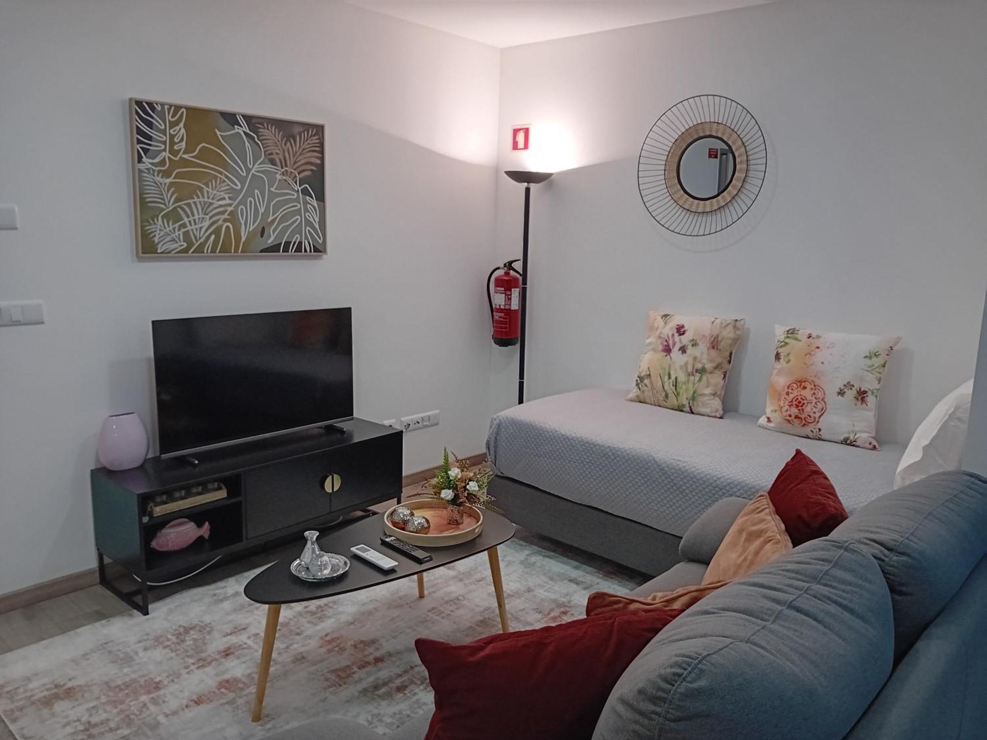 Garden House Fundao - Suite Apartamento 204 ภายนอก รูปภาพ